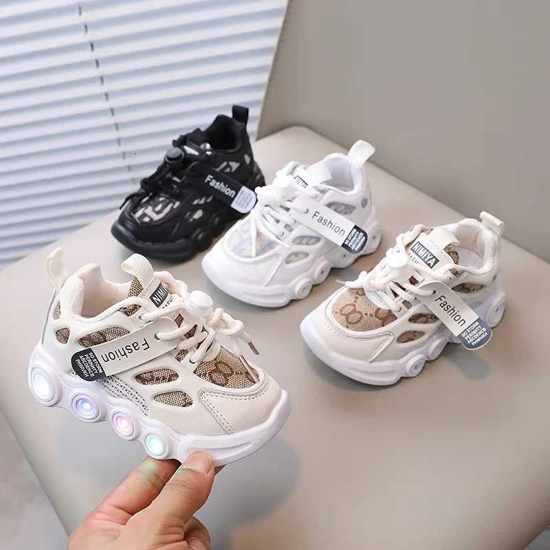Child Fashion Sport Shoes Summer Luminous Fashion Breathable Kids Boys Net Shoes Girls LED Sneakers with Light Running ShoesT251017