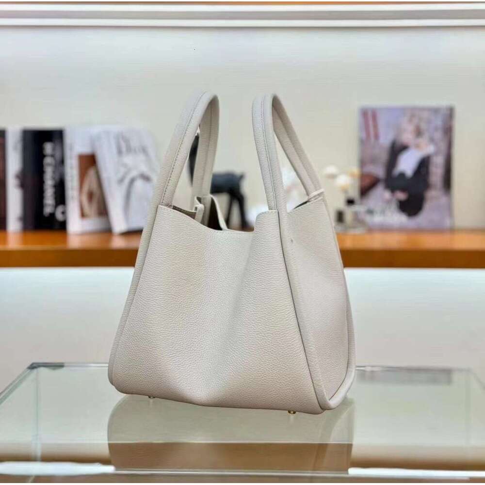 Same Style Bucket Vegetable Basket Top Layer Cowhide 25 New Large Capacity Single Shoulder Crossbody Handbag Women's Bag