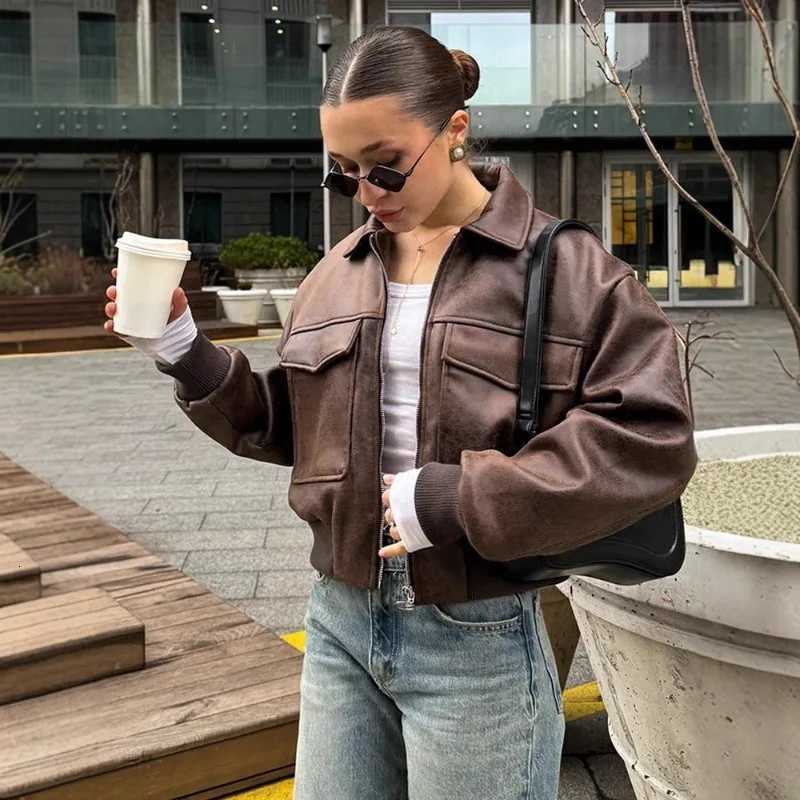 Autumn New Womens Clothing Fashion Spliced Short Loose Imitation Leather Pilot Lapel Jacket Big Pocket Decoration Women CoatT251017