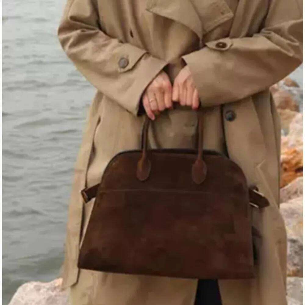 Simple retro fashion trend tote bag autumn and winter new light commuter large capacity handbag