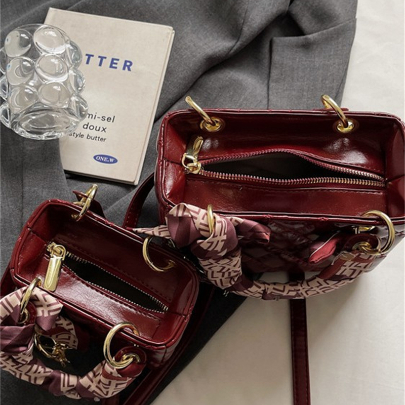 Free shipping Designer Shoulder Bags Womens bag fashionable versatile light luxury new style highquality single shoulder crossbody bag handbag black r