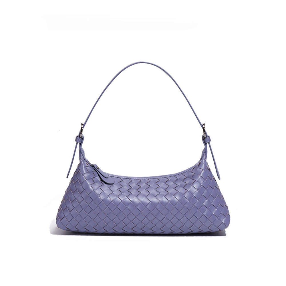 New Niche High-End Hand-Woven Fashionable and Stylish Single Shoulder Underarm Baguette Bag Versatile Simple Handbag