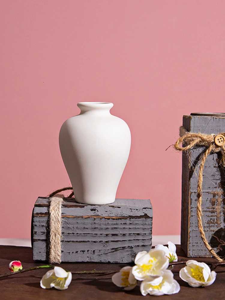 Ins Flower Ornaments Ceramic Small Flower Bottle White Vase Crafts Flower Arrangement Fragrance Bottle Room Decoration Ceramics C251017