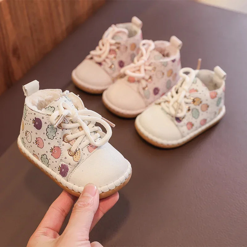 Winter Baby Girls Snow Boots Warm Plush Children Outdoor Shoes Soft Sole Nonslip Infant Toddler Shoes Cartoon Bear Kids Shoes 251015