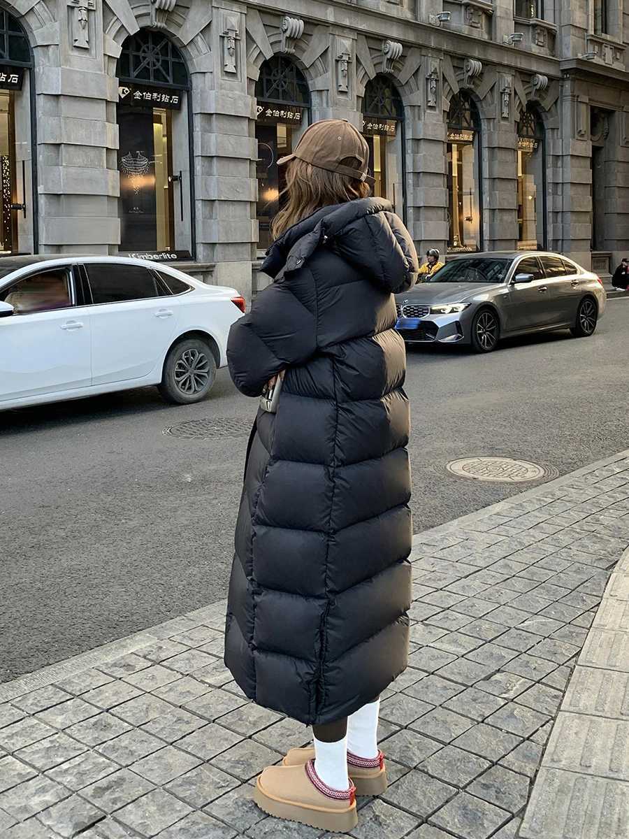 Winter Womens Down Coat 2025 New Thicken Warm Black Long Puffer Coat Fashion Versatile Parkas Outerwear W251016