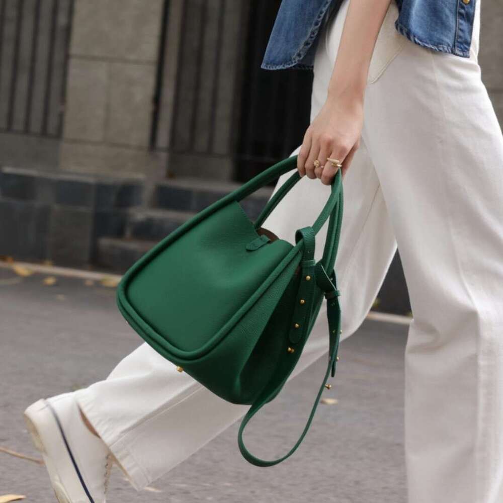 Same Style Bucket Vegetable Basket Top Layer Cowhide 25 New Large Capacity Single Shoulder Crossbody Handbag Women's Bag