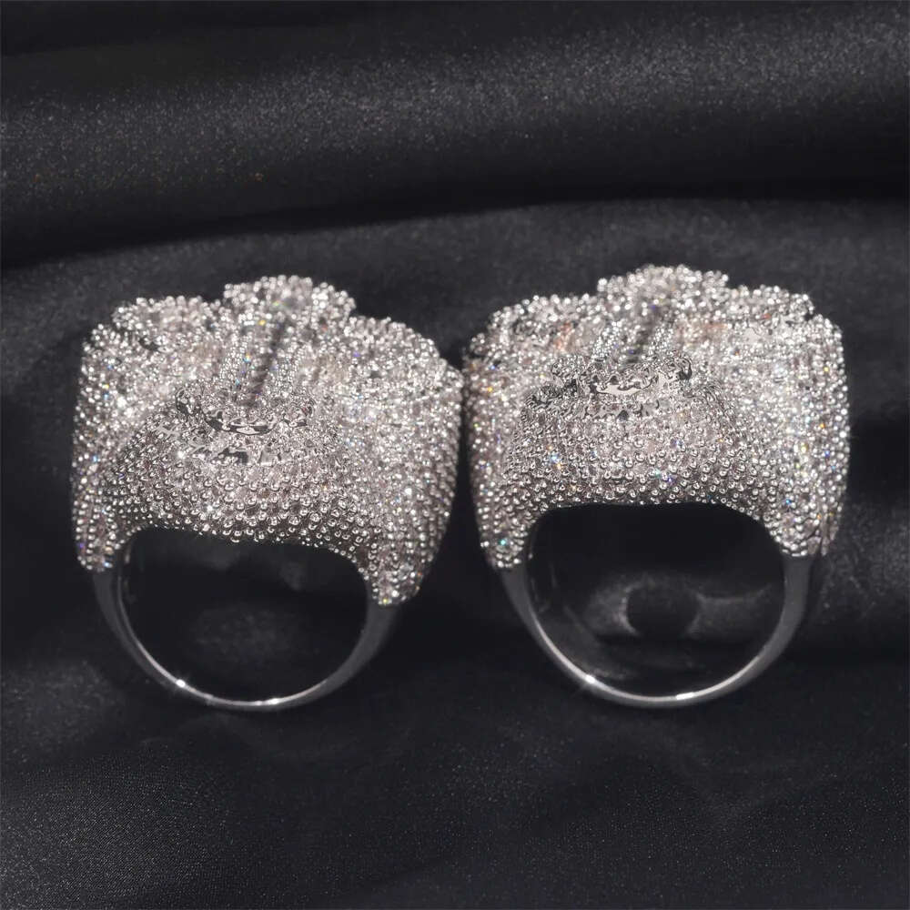 Rappers Style Tester Hip Hop Jewelry VVS Dia Iced Out Sterg Sier Cross Custom Moissanite Ring