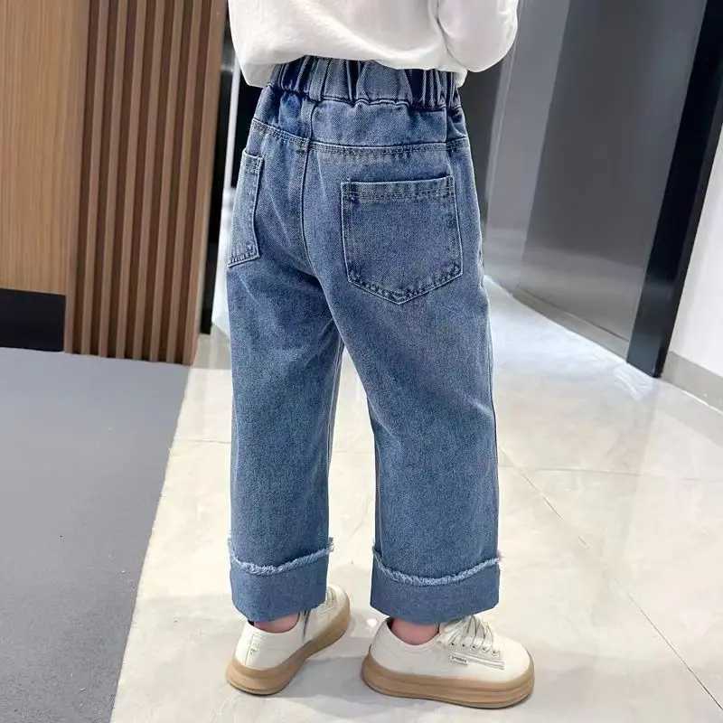 Girls Jeans Loose Straight Leg Pants Spring And Autumn New Baby Girl Fashion Cuffed Cartoon Embroidered pantsT251017