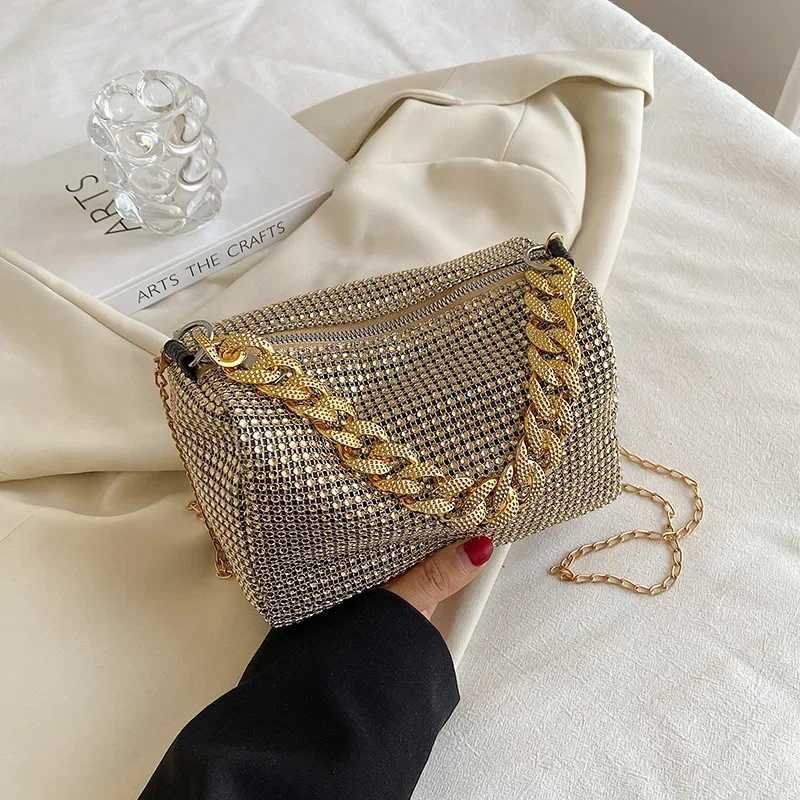 New Outdoors Allover Rhinestone Bucket Bag Glitter Chain Prom Purse Womens Mini Crossbody Bag 63354 Inch Z251017