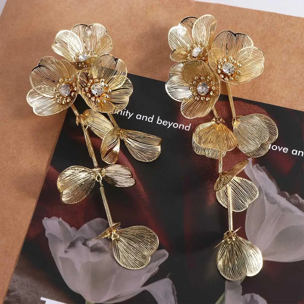 Exaggerated Big Flower Long Tassel Earrings Light Temperament Women Earrings Advanced Sense Metal Stud Earrings Wedding 251016