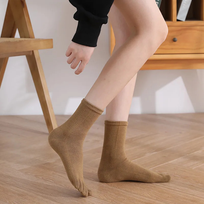 3 Pairs Woman Cashmere Thermal Socks with Toe Autumn Winter Warm Wool Sock Harajuku Retro Business Casual Solid 5 Finger Socks 251017