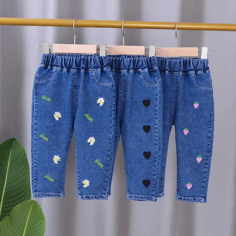 2024 New Boys Girls Jeans Cartoon Printing Trousers Childrens Spring Autumn Casual Loose AllMatch Jeans TrousersT251017