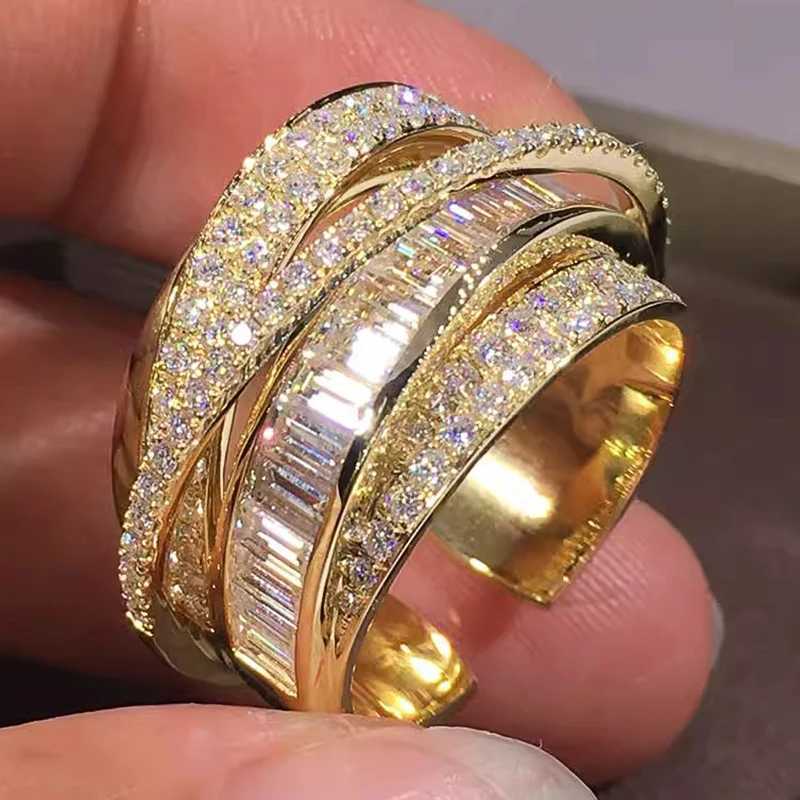 Huitan Gorgeous Gold Color Wide Opening Ring Female Luxury Bright Zirconia Finger Adjustable Accessories Fashion Party Jewelry Z251017