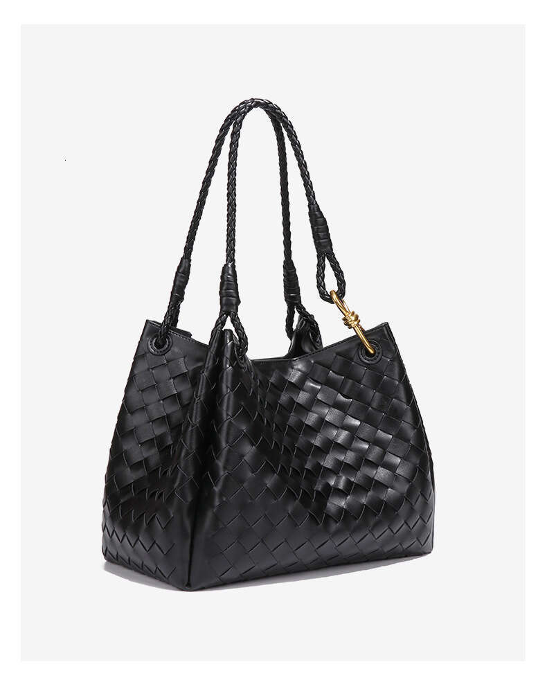 Niche Handwoven New Handheld Parachute Bucket Commuting Fashion Versatile Shoulder Crossbody Bag