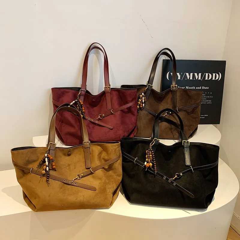 LEFTSIDE Wen Large Capacity Suede Shoder Bag 2025 Winter Soft Tote Bag Luxury Designer Fem High Capacity Brand Handbags D251017