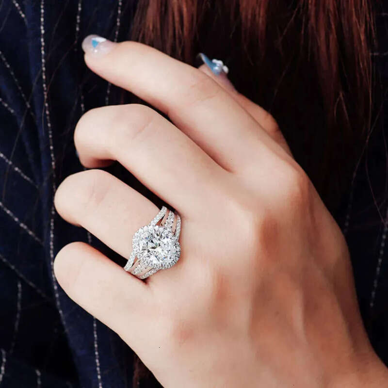 Oval Shape Cluster Dia Moissanite VVS DEF Wedding Rings With 3 rows Paved stones Sier 10K 14K Gold Engagement ring