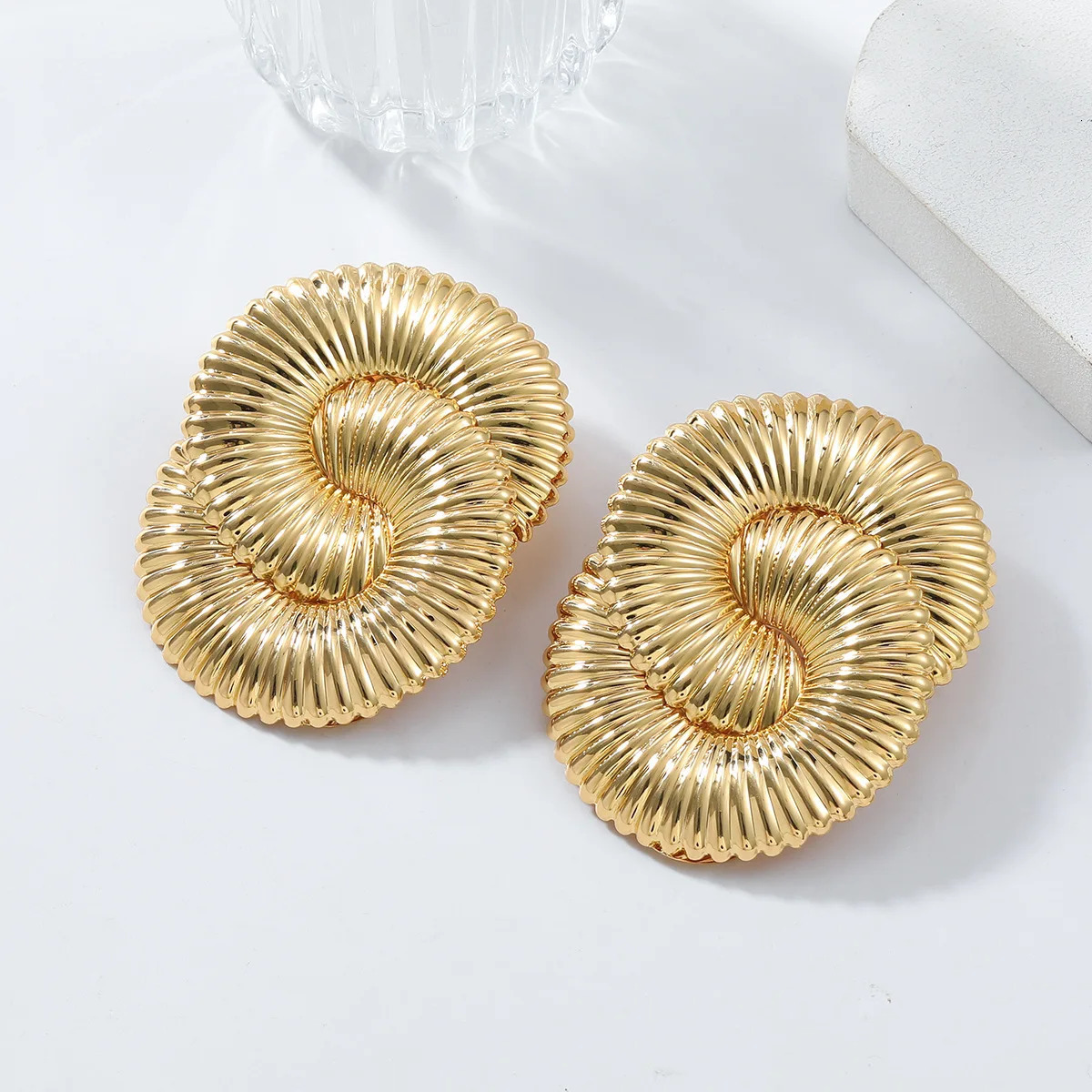 Metal Twisted Ripple Geometric Stud Earrings for Women Simple Classic Jewelry Party Accessories DIGADAGU 251016