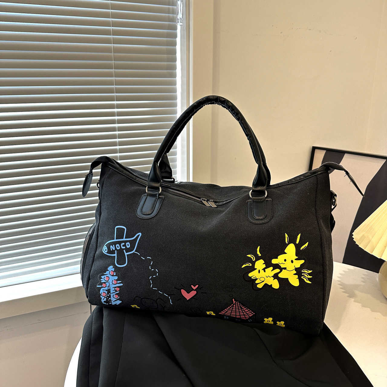 New Graffiti Outdoor Sports Gym Bag Fashionable Unisex Large Capacity Travel Bag Business Trip with Shoe Compartment Handbag for Women 250415