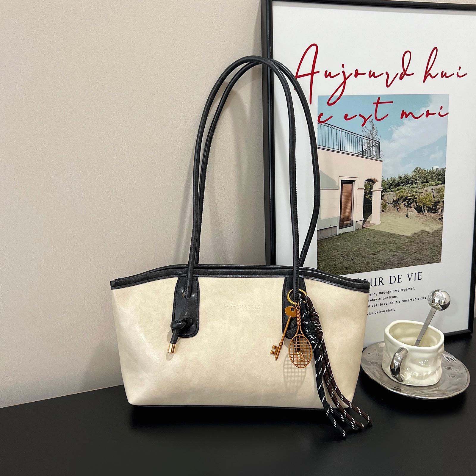 Designer Bag High-value Retro Large Capacity Bag For Women 2025 New Autumn Winter Commuter Shoulder Luxury Bag Bag Handheld Tote Bag