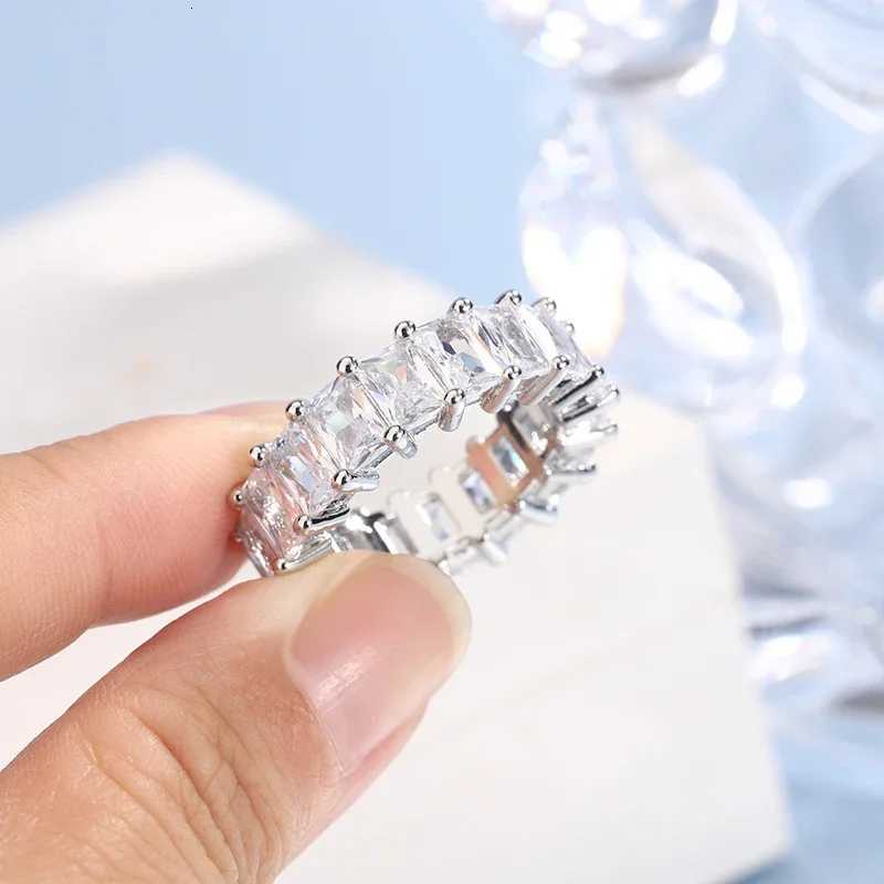 2024 New Arrivals Womens Large Zircon Gold Rings Fashion Wedding Engagement Rings 925 Silve Hip Hop JewelryW251017