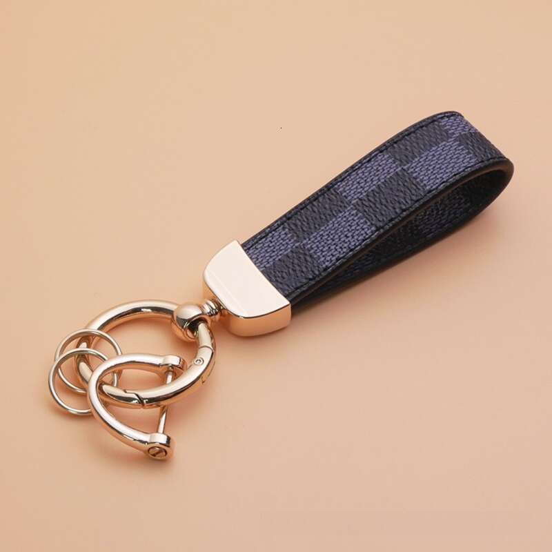 Trendy Brand Presbyopic Leather Men's Keychain Car Waist Hanging Horseshoe Buckle Durable and Wear-resistant