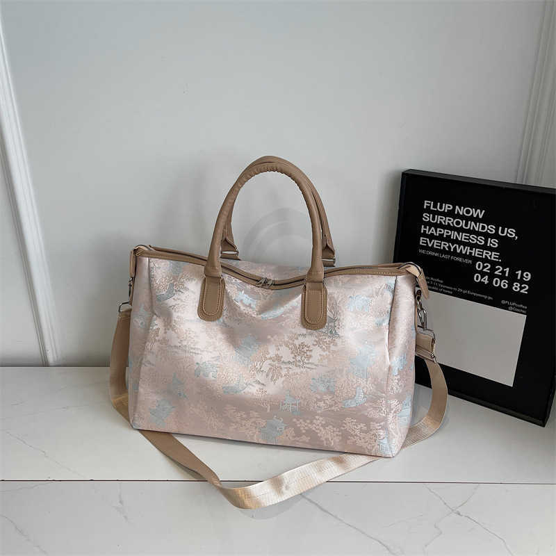 New Chinese Style Embroidered Travel Bag 2025 New Women's Large Capacity Crossbody Bag with Unique Design Niche Luggage Bag 250415