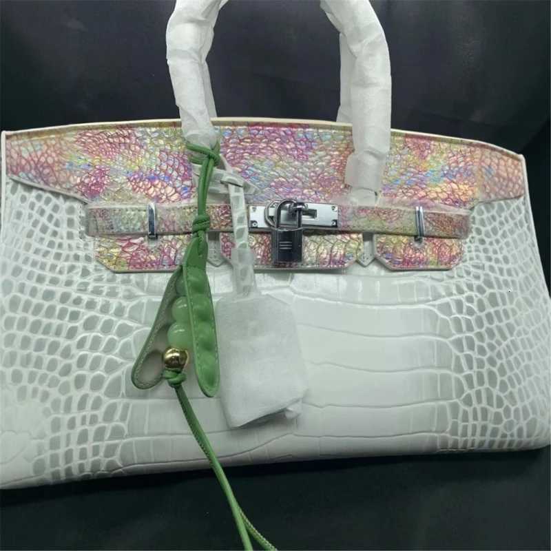 Women Girls Delightful Pea Shaped Hanging Ornament Versatile and Colorful Key Holder Accessory for Bags and Phones DecorationW251017