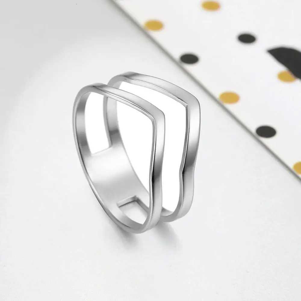 Skyrim 2025 Simple Geometrical Wave Ring Stainless Steel Gold Color Party Finger Rings Jewelry Birthday Gift for Women GirlsW251017