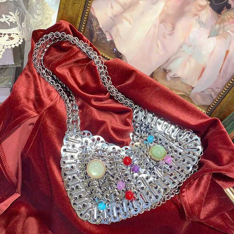 Metal Shiny Silver Sequin Metal Hollow Vintage Court Crystal Handheld Shoulder Bag Z251017
