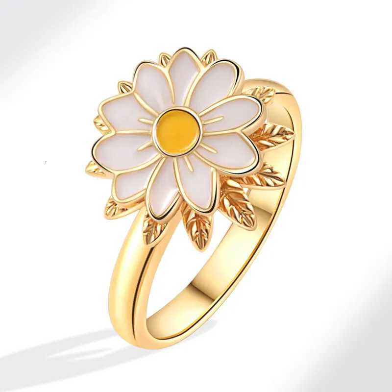Enamel Daisy Flower Plant Anxiety Knuckle Ring For Women Golden Metal Copper Rotate Freely Ring Fidget Spinner Anillo AjustableW251017