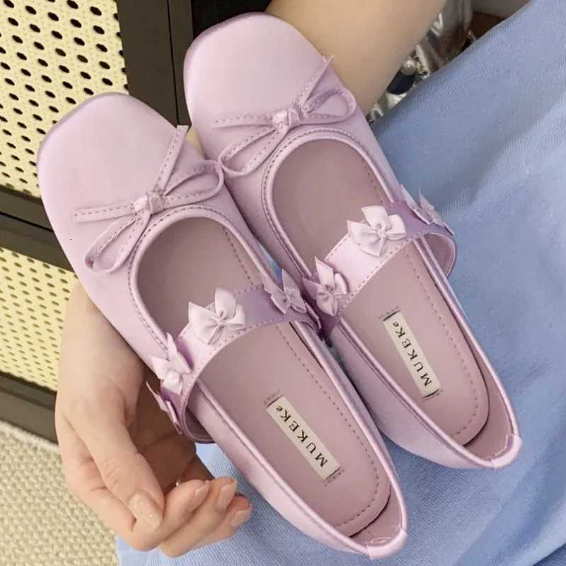 Fashion Shallow Bow Flat Sandals Women Higher Quality Satin Round Toe Designer Mary Jane Shoes Women Soft Sole Dress Ballet Shoe Z251015