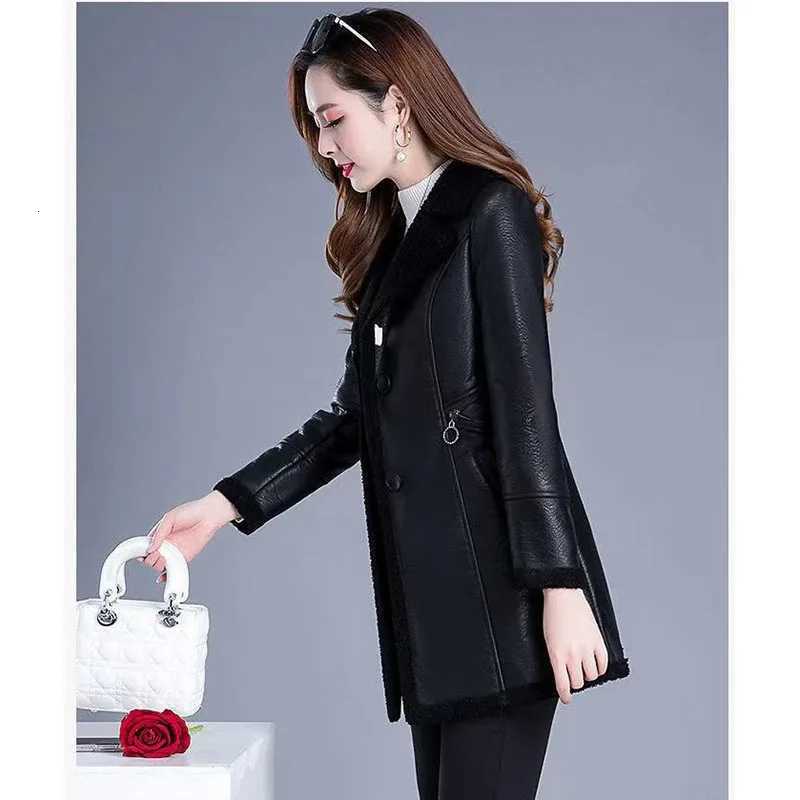 XL6XL Women Leather Jacket Autumn Winter MidLong Faux Leather Motorcycle Windbreaker Coat Mother Winter Thick Velvet OvercoatT251017