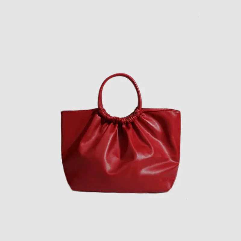 Female Red Handbags 2024 New Pleated Bridal Wedding One Shoulder Bags Autumn New Female Large Capacity Commuting Crossbody Purse Z251017