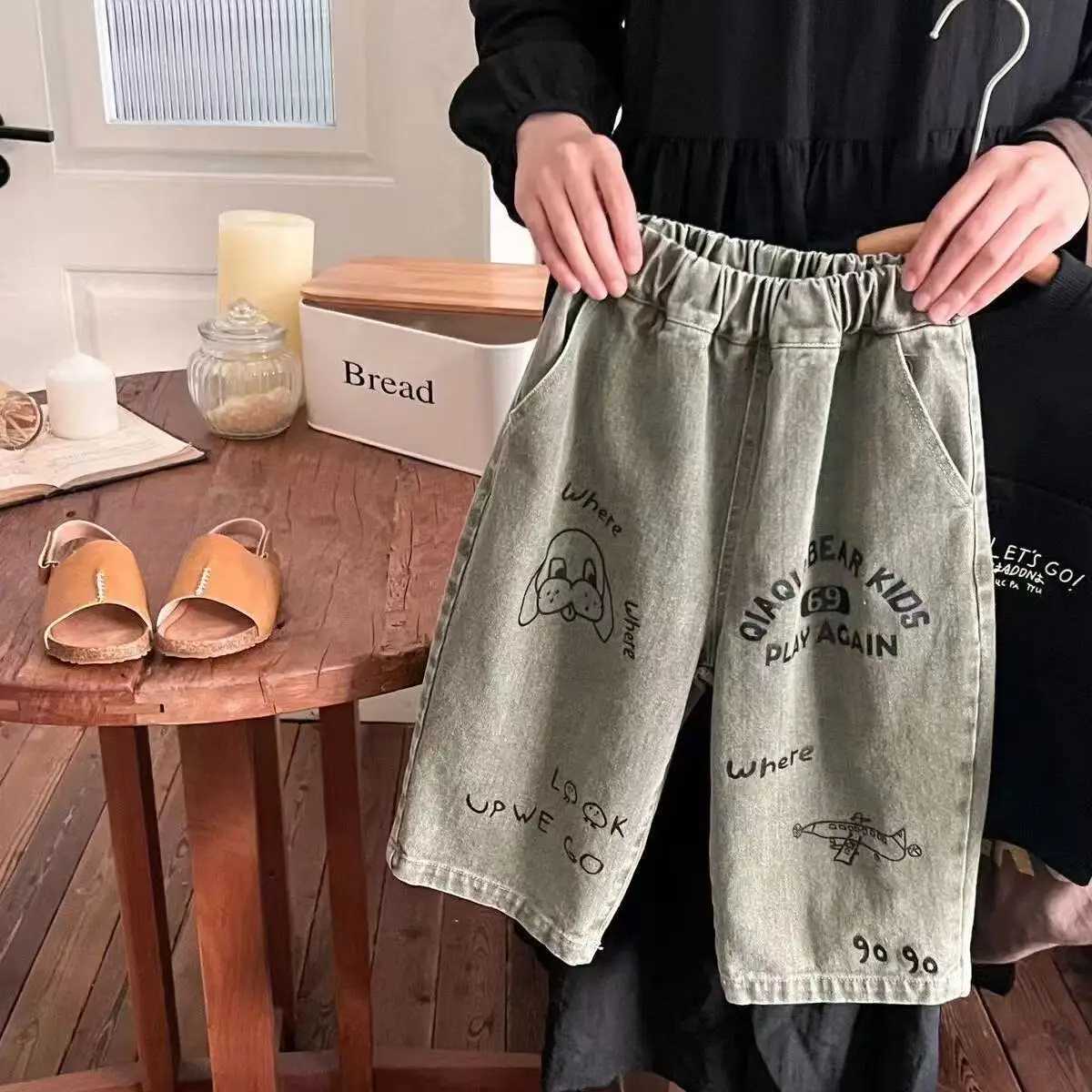 Trousers Spring and Autumn 2025 New Childrens Korean Jeans Boys and Girls Cartoon Printed Graffiti Straight Pants Long PantsT251017