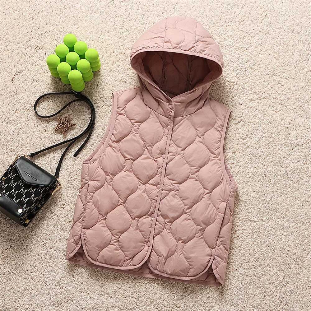 Fashion Lightweight Hooded Down Vest Woman Short Slim Fit Warm Winter Puffer Waistcoat Women Gilet Single Breasted VT335 W251016
