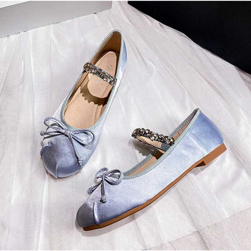 Luxury Satin Rhinestone Decoration Ballet Flats Women Elegant Bow Silk Design Mary Jane Shoe for Women Light Comfortable Loafers Z251015