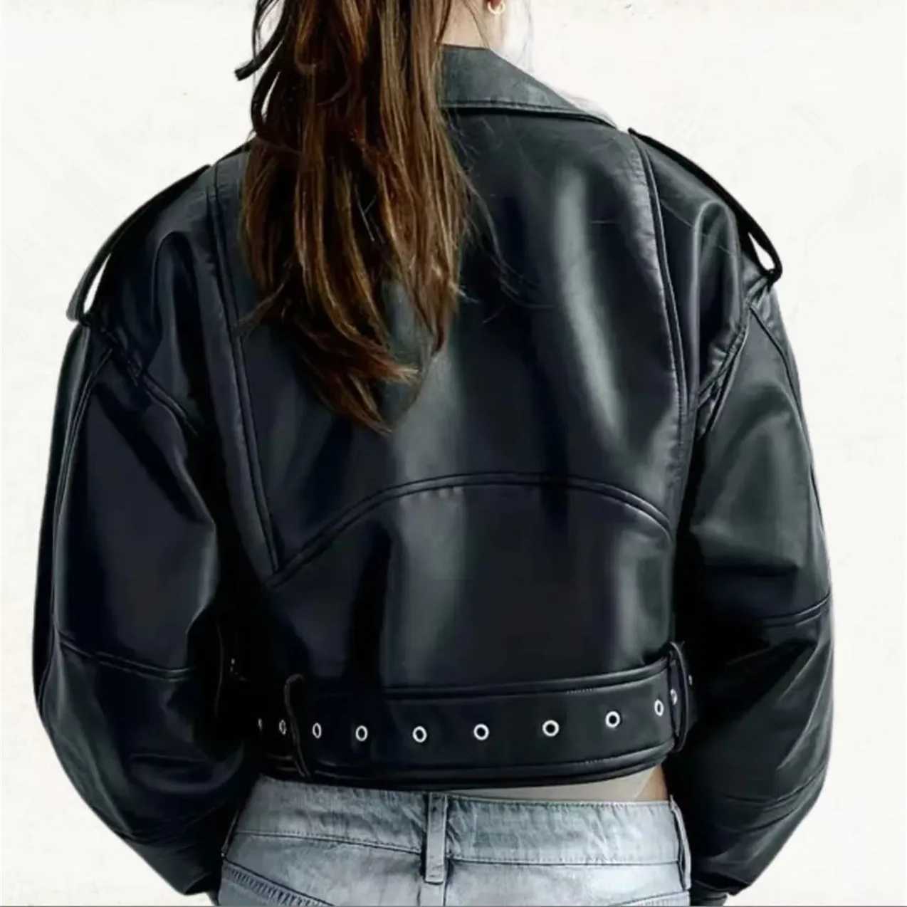 Women Pu Faux Leather Coats Short Jacket Vintage Moto Biker Coat Streetwear Zipper Turn Down Collar Outerwear Autumn 2025T251017