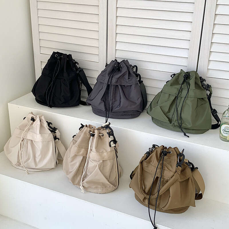 Summer Large Capacity Drawstring Nylon Bucket Korean Style Casual Handbag High-End Commuting Shoulder Crossbody Bag For Women B5