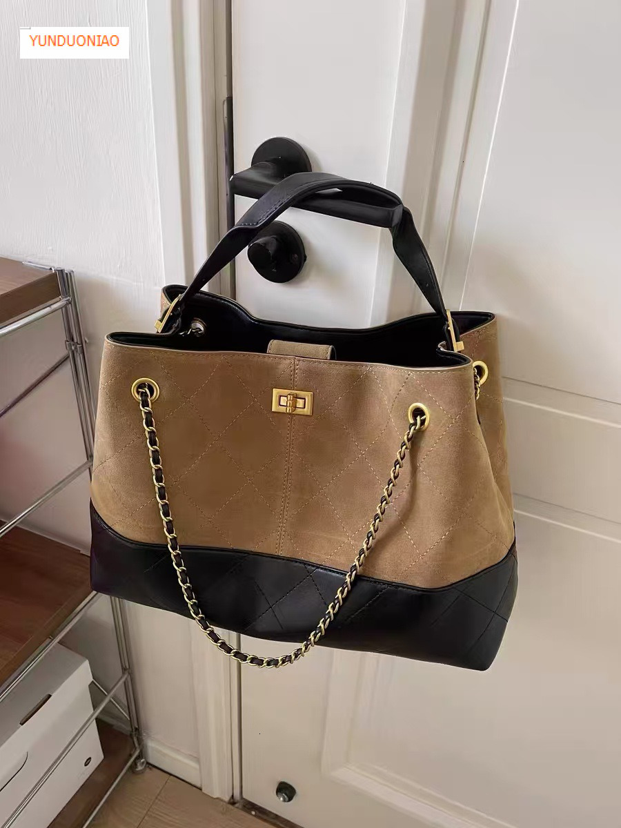 Autumn and winter new luxury handbag new matte suede splicing quilted designer bag chain style large capacity women's shoulder bag
