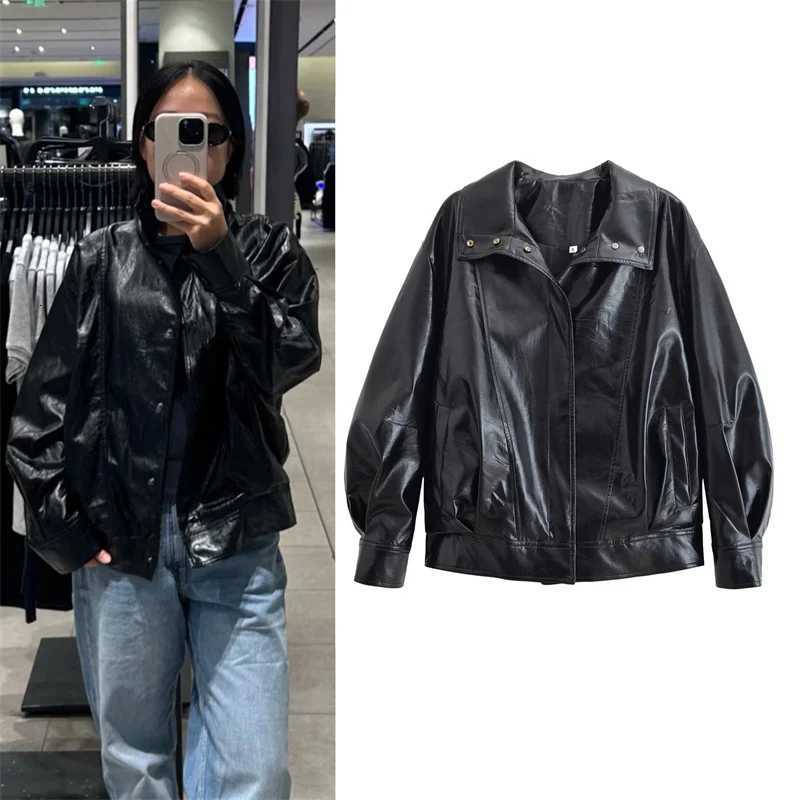 Womens Coat 2025 Autumn New Style Black Longsleeve Synthetic Faux Leather Shiny Motorcycle Jacket Casual Fashion PersonalityT251017
