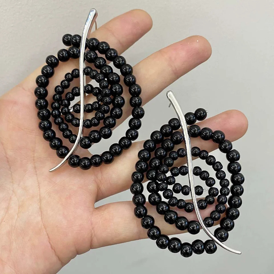 Vintage Metal Spiral Beaded Pearl Stud Earrings for Women Girls Simple Elegant Wedding Jewelry Daily Accessories 251016