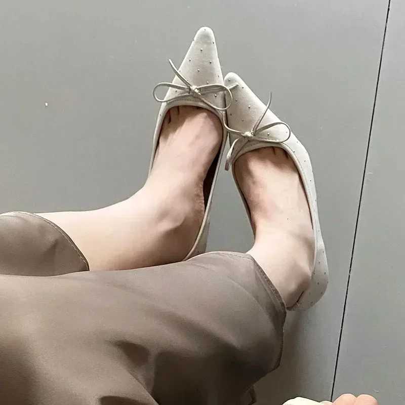 Fashion Rhinestone Bow Decoration Women Pumps Sexy Pointed Toe Satin Thin High Heels Elegant Banquet Shoes Women Mules Loafers Z251015