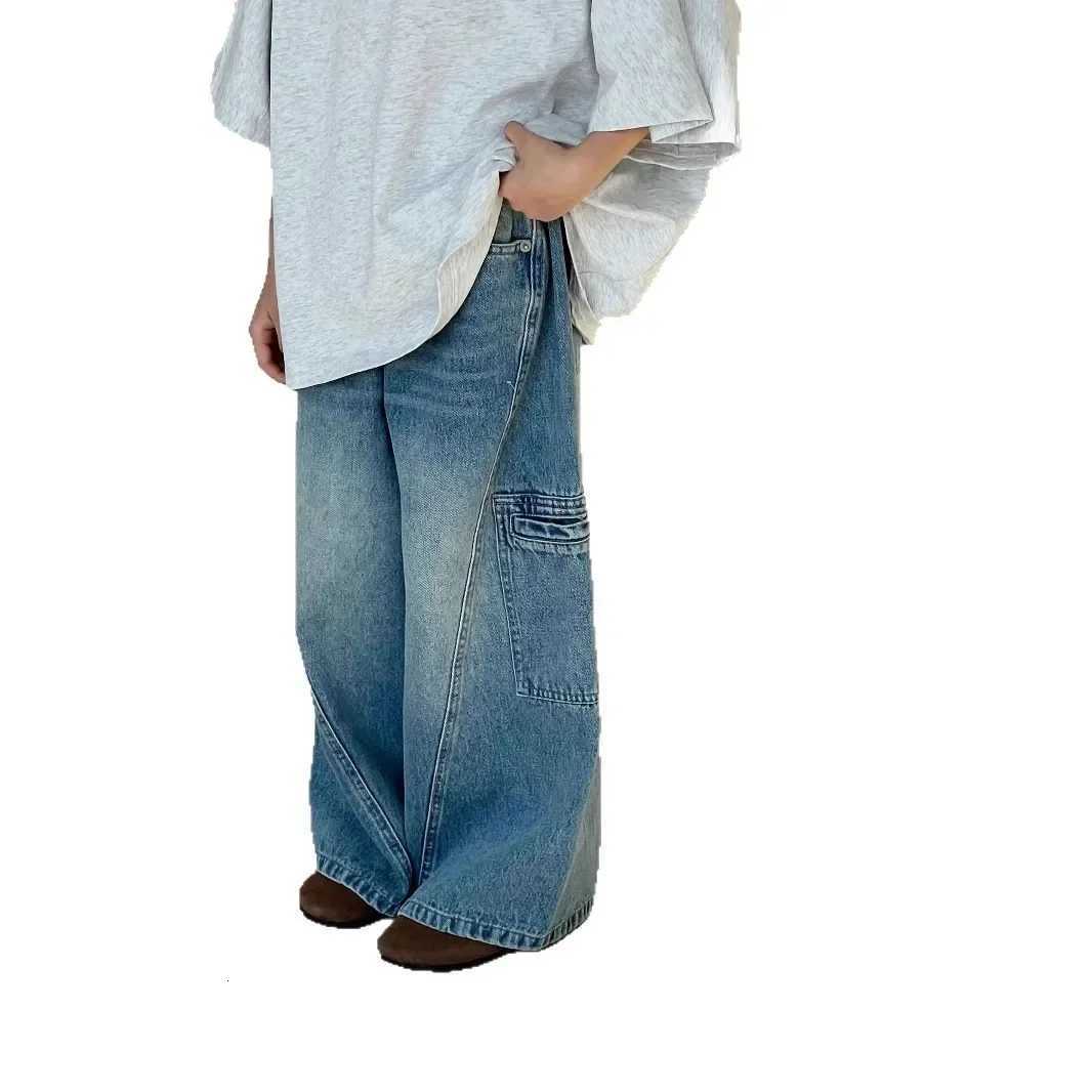 2025 Spring New Korean Edition Childrens Loose Design Straight Leg Jeans Versatile Wide Leg Casual Pants for Boys and GirlsT251017