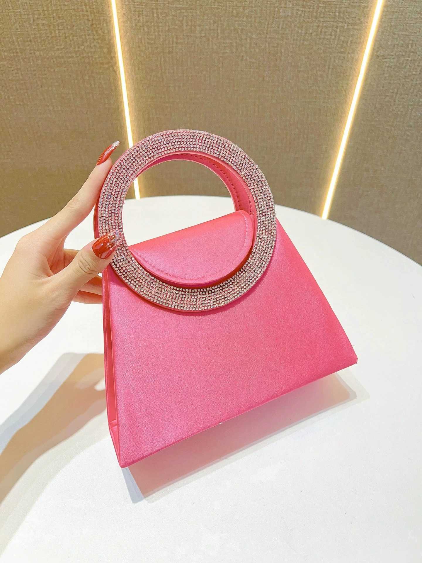 Luxury Diamond Satin Lining Evening Bag Cross Body Chain Trapezoidal Purse with Sparkling Rhinestone Clutch Tote for Daily Use Z251017