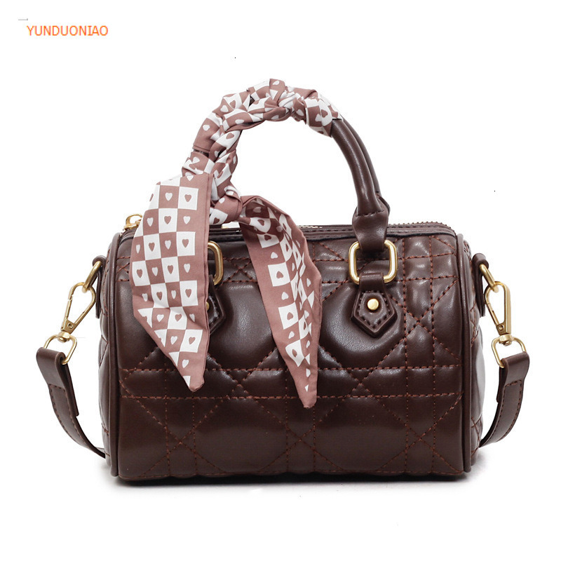 Autumn and winter new designer bag luxury handbag new women's shoulder bag versatile commuting bag fashionable Boston bag women's shoulder b