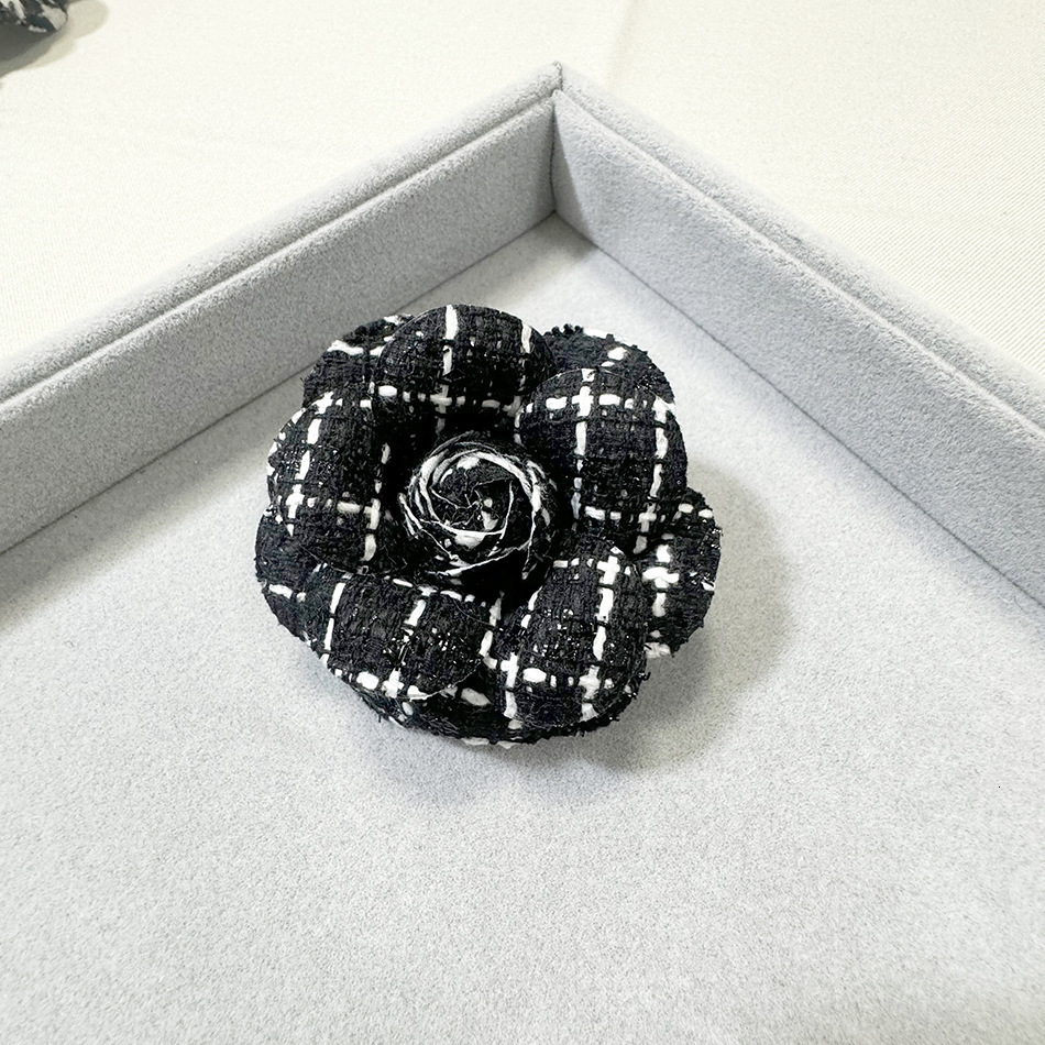 designer brooch suqi exquisite 7cm small style tweed camellia pin for women french highend fashion accessories brooch
