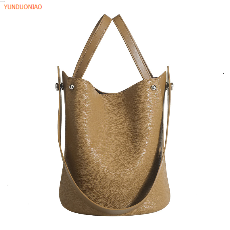 2025 Autumn And Winter New Designer Bag Versatile Fashion Commuting Bag Fashionable Trend Bucket Bag Large Capacity Luxury Handbag