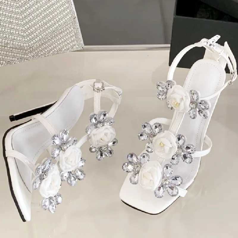 Luxury Rhinestone Flower Women Sandals Fashion Pointed Toe Thin Heel Roman Shoes Comfortable Open Toe Nonslip Designer Shoes Z251015