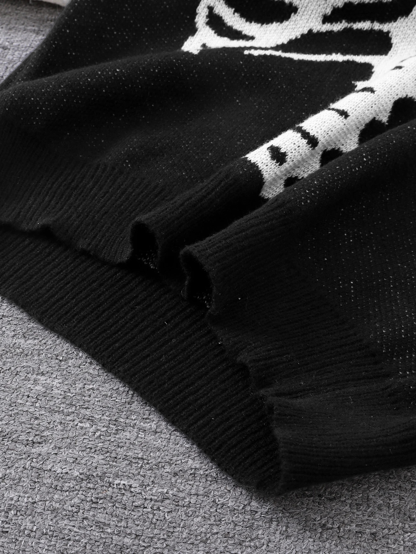 Autumn and Winter Backbone Jacquard Pattern Pullover Sweater Casual Round Neck Knitted Mens Pullover 251017