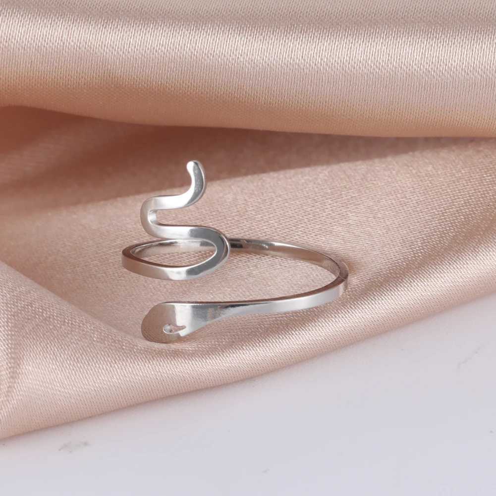 Skyrim Lovely Snake Shaped Adjustable Ring for Women Girls Minimalist Jewelry Ring Stainless Steel Birthday Party Gift WholesaleW251017